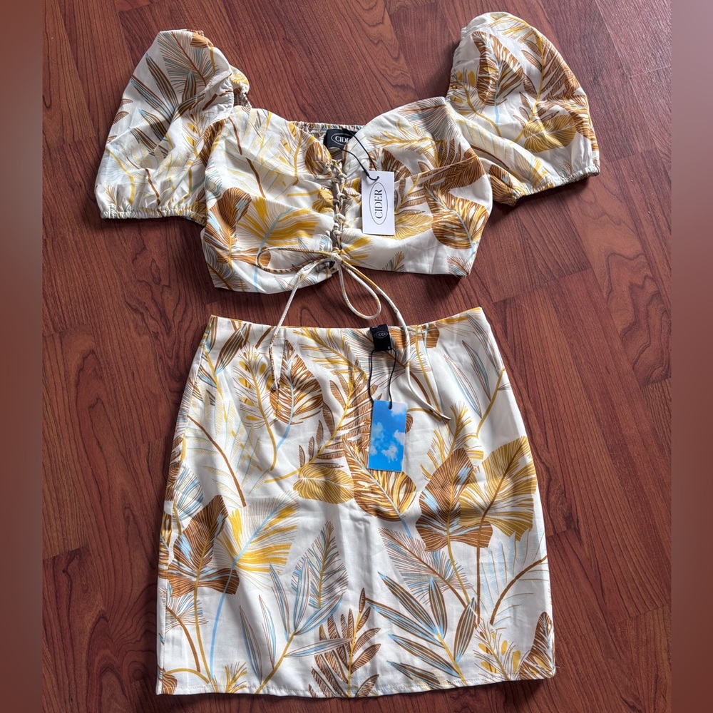 Cider Tropical Set | Medium Top - Small Skirt | Pale Yellow, beige, light blue